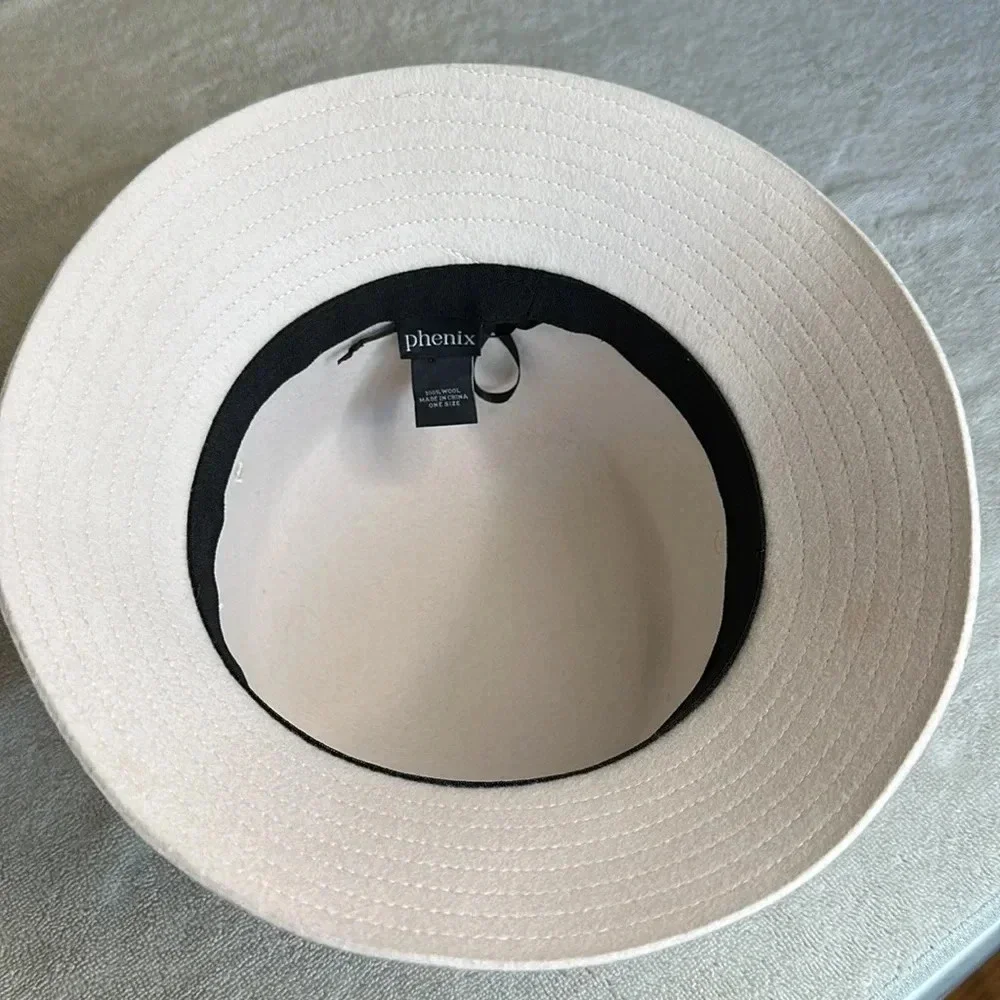 PHENIX Retro Wool Felt Cloche Style Hat in Ivory Chic Lady Neutral, Size OS‎